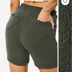 FABLETICS HEART POCKET SHORTS NWT